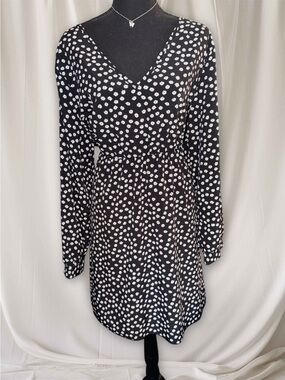 SHEIN Black & White Ditsy Floral V-Neck Long Sleeve Dress
